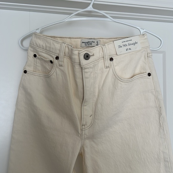 SOLD: Abercrombie cream 90’s jeans - Picture 2 of 3